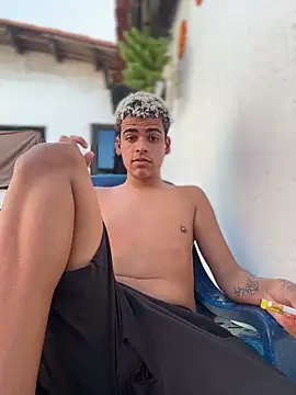 Leo bunny hot online show from February 1, 2026, 8:18 pm