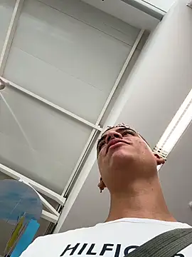 Leo bunny hot online show from April 9, 2026, 7:09 pm