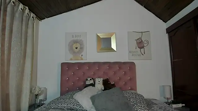 Snapshot of CelessteRedds chatting on February 3, 2026, 11:37 am CelessteRedds online show from February 3, 2026, 11:37 am