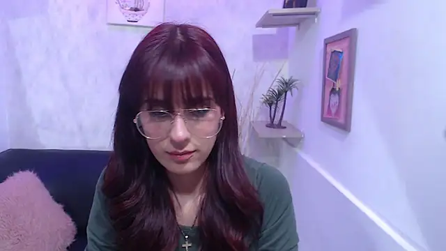 Melothompson online show from December 9, 2024, 11:58 am