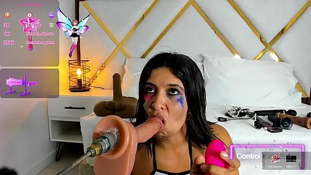 Slut Milf  online show from October 15, 2025, 9:23 pm