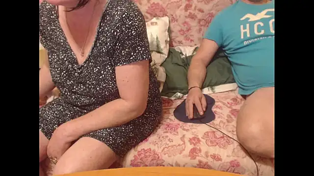 sweetcouplesweets online show from March 15, 2026, 4:08 am