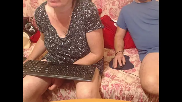 sweetcouplesweets online show from November 2, 2025, 11:48 am