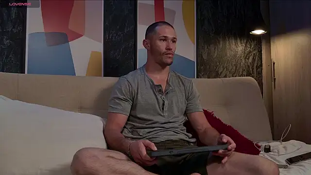 AxelFairchaild online show from November 11, 2025, 1:17 pm