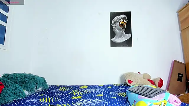 Lilybaudinx96 online show from November 20, 2025, 4:13 am