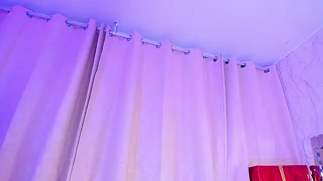 AkazaBoy  online show from December 21, 2025, 4:36 am