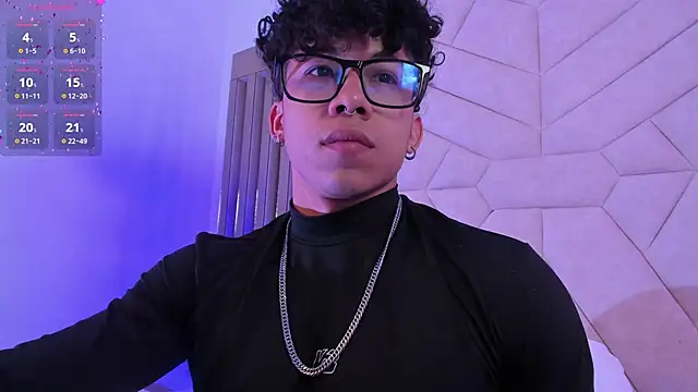 AkazaBoy  online show from November 5, 2025, 5:21 am