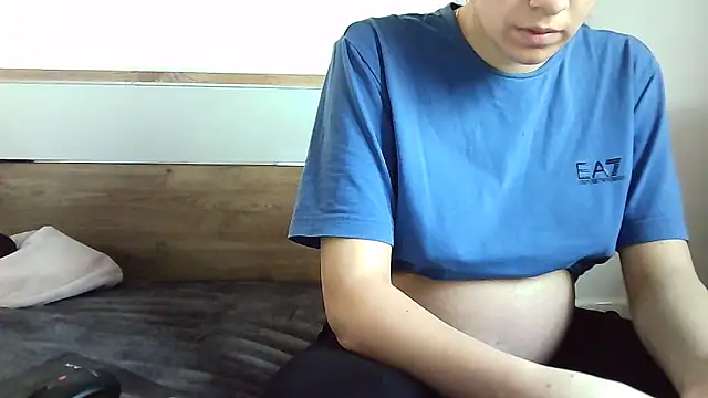 Ahotkittyxxx online show from December 15, 2025, 9:04 am