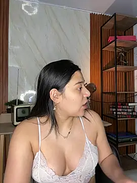 Snapshot of floriamANDjazmin chatting on June 24, 2026, 6:50 pm floriamANDjazmin online show from June 24, 2026, 6:50 pm