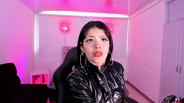 AuroraDiaz online show from October 6, 2025, 8:20 pm