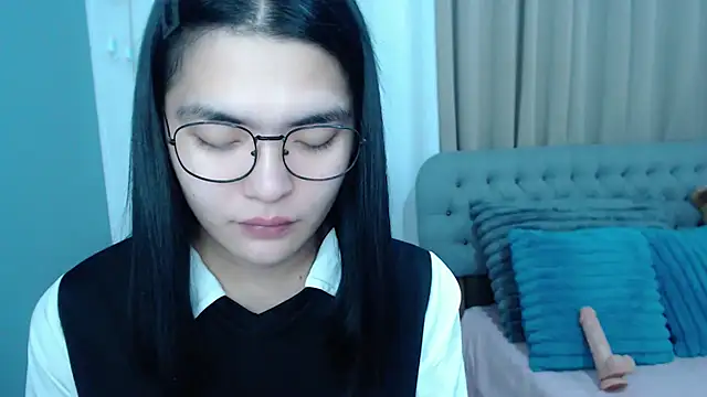 zhaviahale21 online show from October 29, 2025, 8:46 am