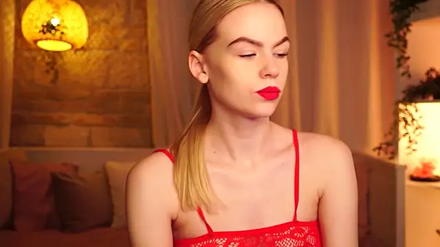 Snapshot of sn0w_barbie chatting on October 22, 2025, 8:36 am sn0w barbie online show from October 22, 2025, 8:36 am