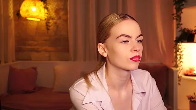 Snapshot of sn0w_barbie chatting on September 10, 2025, 8:35 am sn0w barbie online show from September 10, 2025, 8:35 am