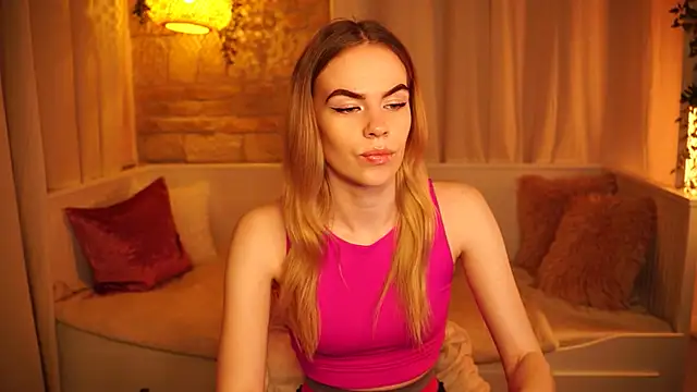 Snapshot of sn0w_barbie chatting on February 9, 2025, 4:18 pm sn0w barbie online show from February 9, 2025, 4:18 pm