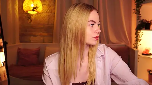 Snapshot of sn0w_barbie chatting on September 18, 2025, 8:28 am sn0w barbie online show from September 18, 2025, 8:28 am