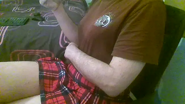 AshWinter online show from December 11, 2024, 12:44 pm