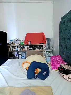 KimPielCanela online show from March 10, 2025, 6:01 pm