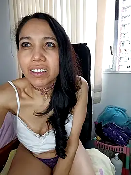 KimPielCanela online show from March 18, 2025, 11:55 am