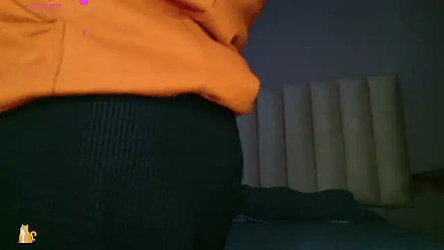 Megan mooree  online show from November 5, 2025, 12:19 pm