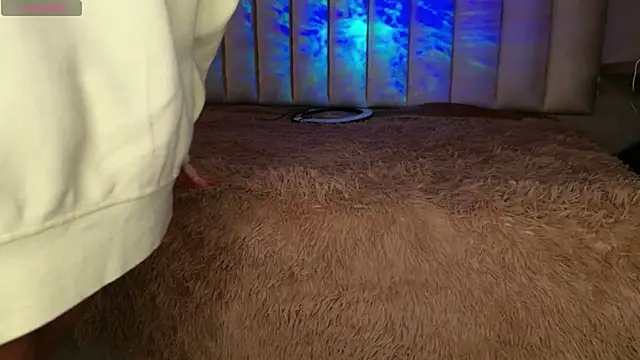 Megan mooree  online show from December 20, 2025, 12:08 pm