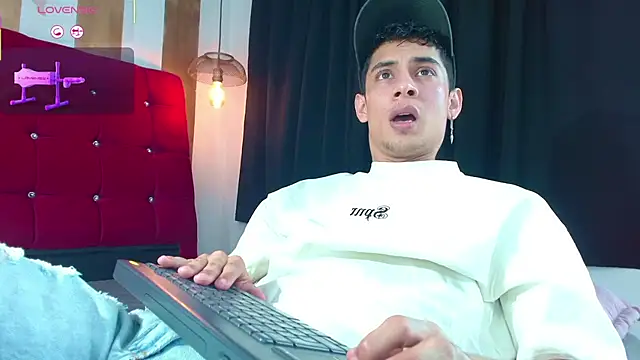 Oliver king sex online show from November 19, 2025, 3:45 pm