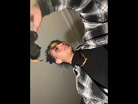 Snapshot of Abby_bella09 chatting on November 9, 2025, 11:09 pm Abby bella09 online show from November 9, 2025, 11:09 pm