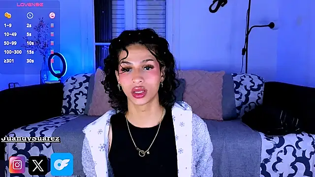 Snapshot of Abby_bella09 chatting on November 16, 2025, 5:34 am Abby bella09 online show from November 16, 2025, 5:34 am