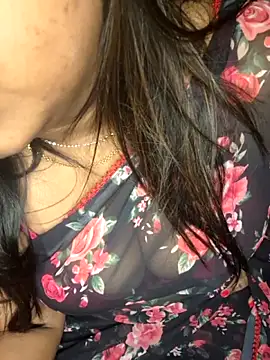 Snapshot of IndieSM chatting on February 9, 2026, 8:51 pm IndieSM online show from February 9, 2026, 8:51 pm