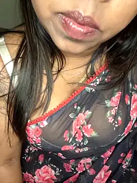 Snapshot of IndieSM chatting on February 15, 2026, 7:46 pm IndieSM online show from February 15, 2026, 7:46 pm