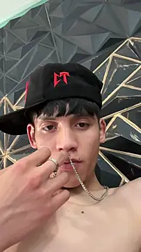 G10V4NNY online show from April 18, 2026, 5:04 pm