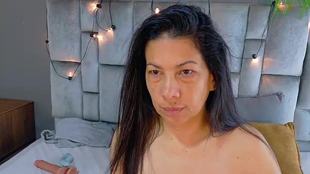 JaylaScott   online show from April 10, 2026, 11:39 am