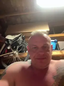 Snapshot of JakubW79 chatting on February 25, 2025, 7:49 pm JakubW79 online show from February 25, 2025, 7:49 pm