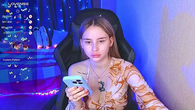 Snapshot of doll_barbieee chatting on December 4, 2024, 2:25 am doll barbieee online show from December 4, 2024, 2:25 am