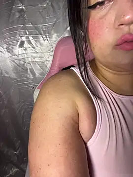 alexxaa96 online show from November 21, 2025, 3:49 am