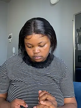 Curveysinaa online show from November 6, 2025, 5:55 am