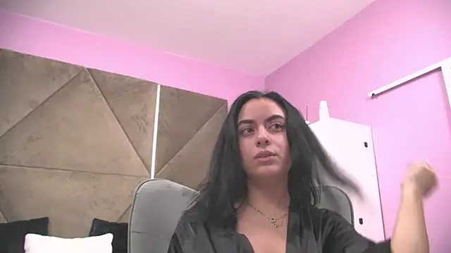 ElyzaIbarra online show from November 12, 2025, 5:55 am