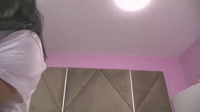 ElyzaIbarra online show from November 1, 2025, 5:36 am