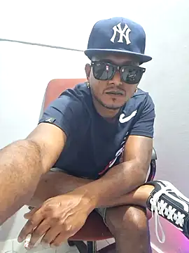 dmancams1874 online show from November 6, 2025, 1:26 pm