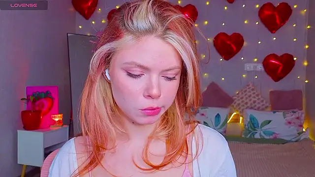 Red  Candy online show from March 6, 2026, 3:51 pm