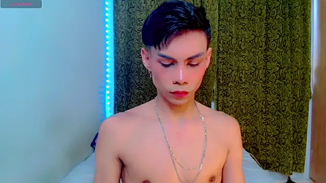 Snapshot of femboykeene chatting on October 22, 2025, 9:35 pm femboykeene online show from October 22, 2025, 9:35 pm