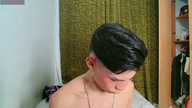 Snapshot of femboykeene chatting on October 21, 2025, 9:58 pm femboykeene online show from October 21, 2025, 9:58 pm