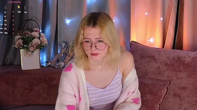 jenny bunny  online show from February 17, 2025, 1:25 am