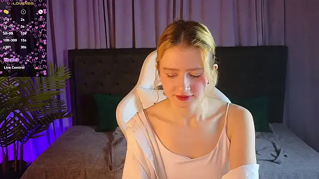 jenny bunny  online show from March 7, 2025, 5:18 am