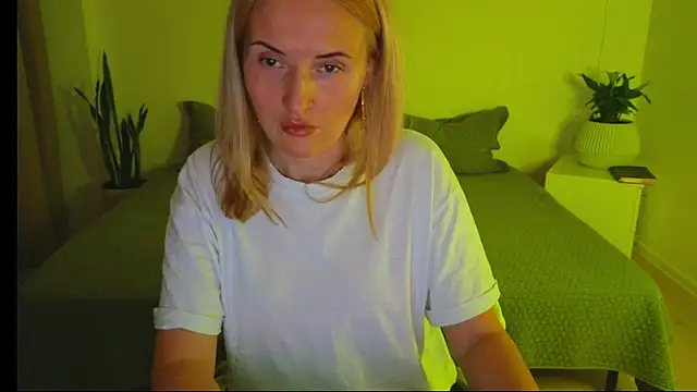 Snapshot of AlisssaRose chatting on March 18, 2025, 11:31 pm AlisssaRose online show from March 18, 2025, 11:31 pm