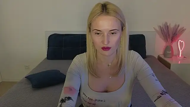 Snapshot of AlisssaRose chatting on January 7, 2025, 11:03 pm AlisssaRose online show from January 7, 2025, 11:03 pm