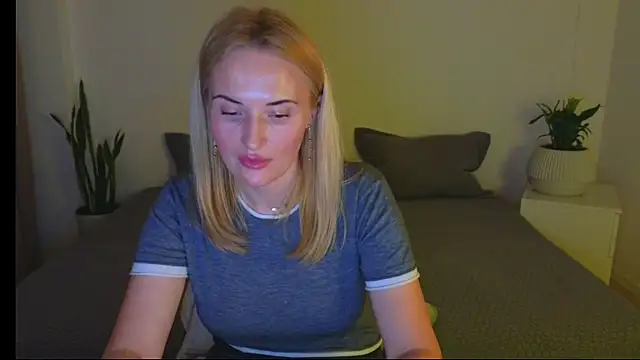 Snapshot of AlisssaRose chatting on March 15, 2025, 7:59 pm AlisssaRose online show from March 15, 2025, 7:59 pm