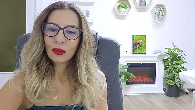 SukyGirl online show from November 7, 2025, 8:19 am