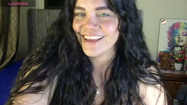 Snapshot of blue_angel33 chatting on October 27, 2025, 1:39 am blue angel33 online show from October 27, 2025, 1:39 am