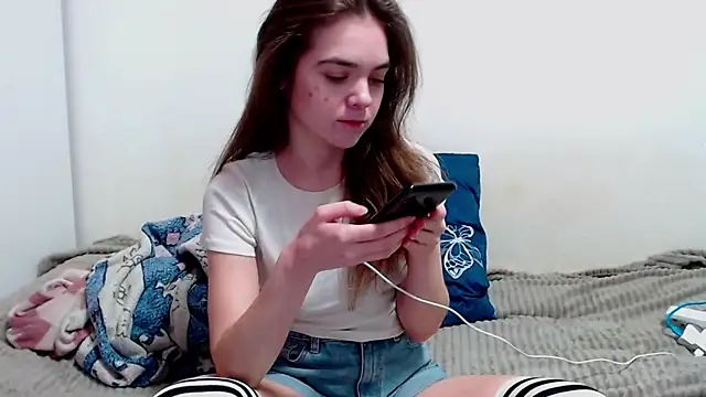 Snapshot of SallyMkn chatting on February 5, 2025, 12:17 pm SallyMkn online show from February 5, 2025, 12:17 pm
