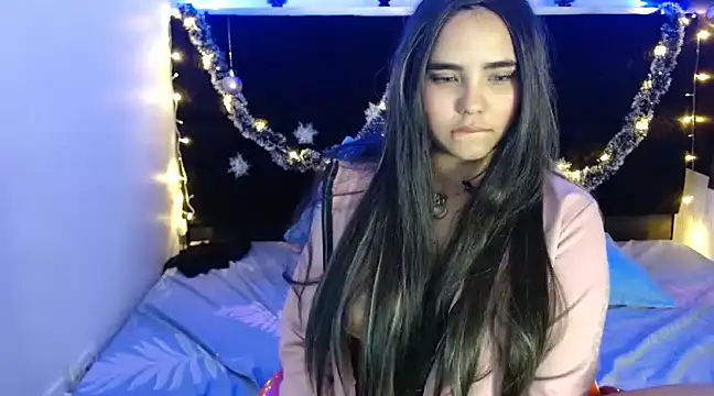 Miapeyton online show from December 8, 2024, 8:58 pm